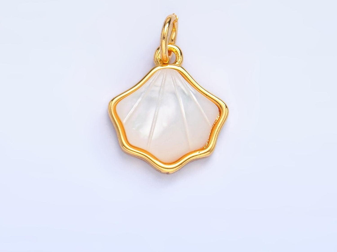 Scallop charm