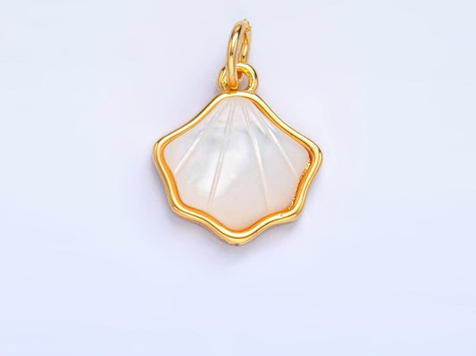 Scallop charm